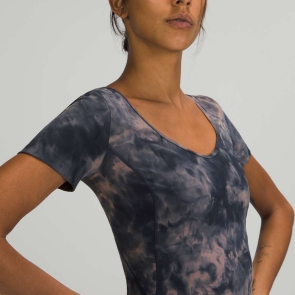 LULULEMON Align™ T-Shirt Diamond Dye - Picture 3 of 8